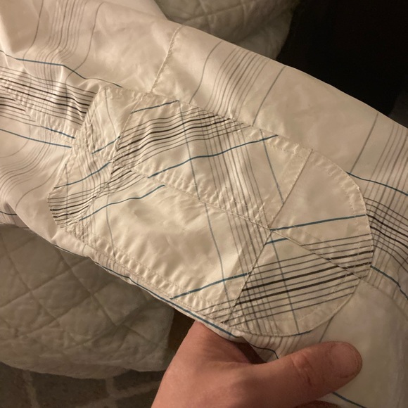 Empyre snowboarding jacket never worn and flawless. - Picture 13 of 16